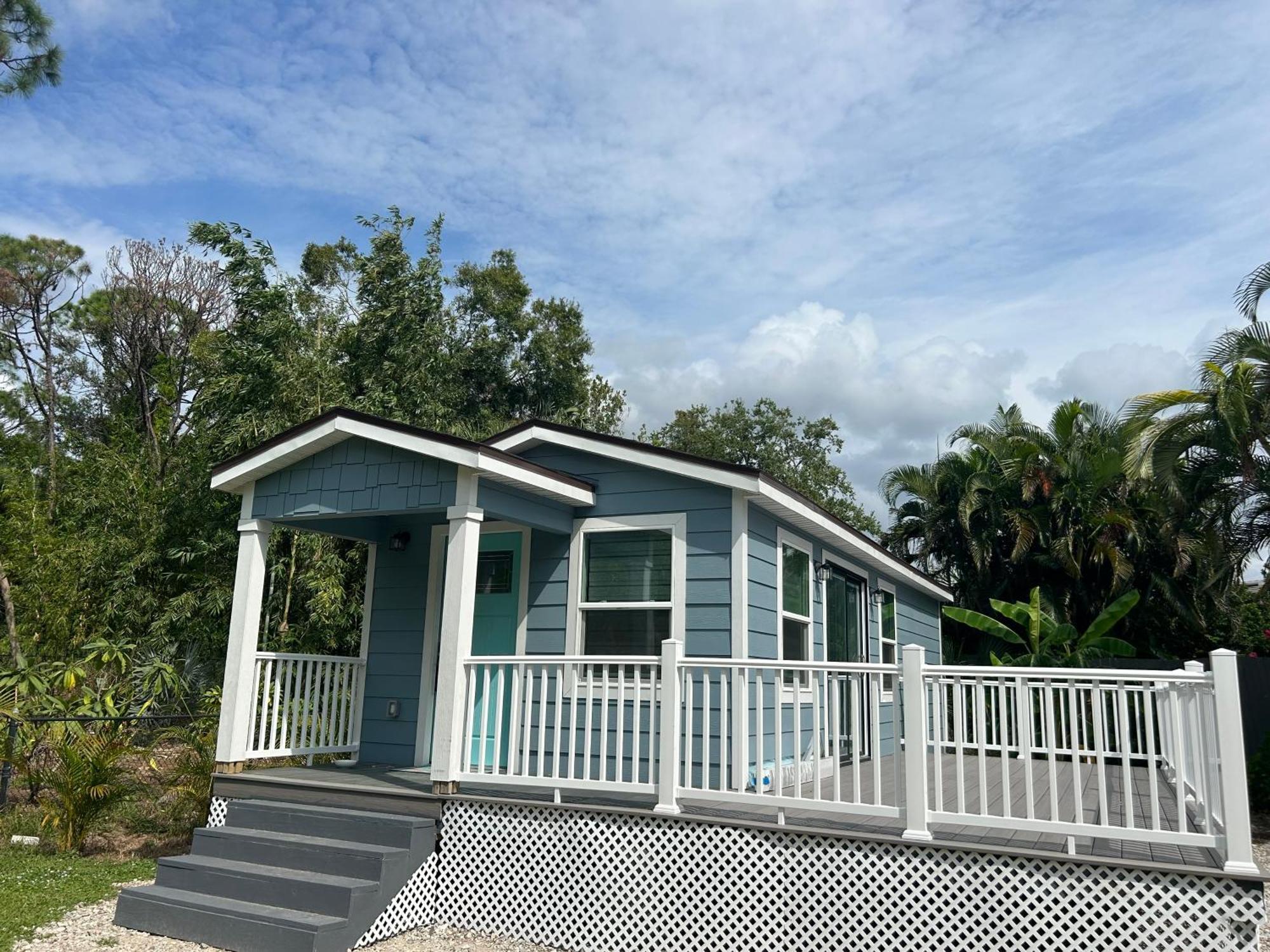 Perfect Getaway-Lovely Cottage House- Near Beaches Nokomis Esterno foto